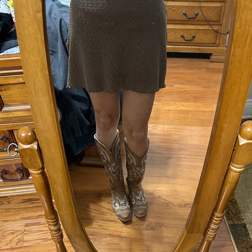 Brown Embroidered Western Boots with Rhinestones